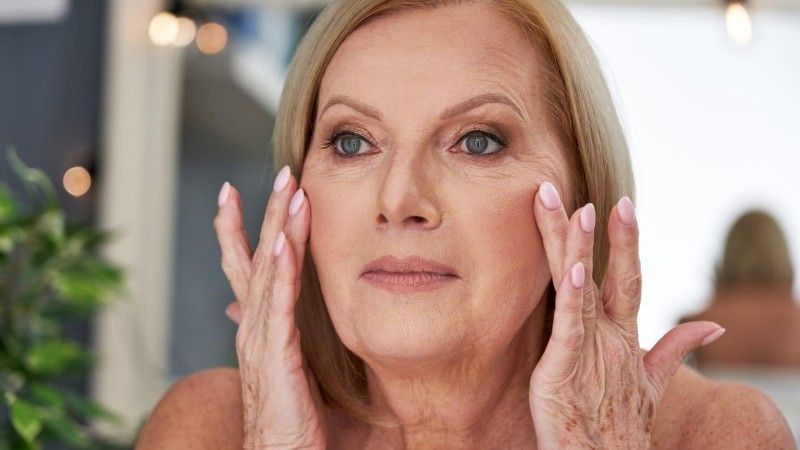 ¿Es posible revertir el envejecimiento sin recurrir a la medicina estética? 3 técnicas caseras de lifting para que las arrugas desaparezcan silenciosamente